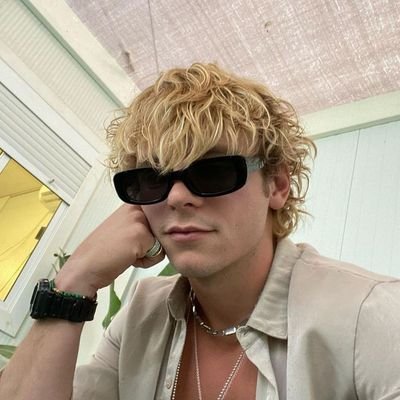 SUNDEMIG0D's profile picture. 𝑺𝒐𝒏 𝒐𝒇 𝒂𝒑𝒐𝒍𝒍𝒐