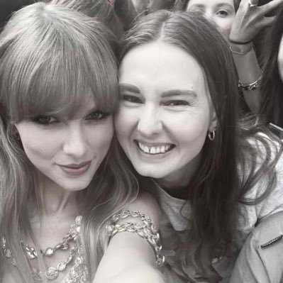 she/her | 32 | met Taylor at the rep release party and TIFF 🥹 don’t be so polite you forget your power 💗