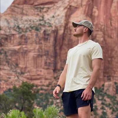 Founder / CEO - @SturdyDigital. Helping Businesses Establish a Sturdy Digital Foundation. Sports, Fitness, Finance & Other Stuff
👉https://t.co/d9CtmCN29H👈