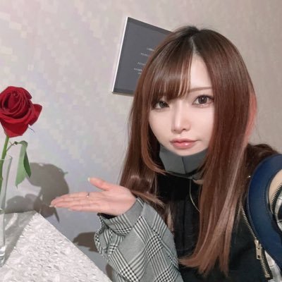 カード辞めました。別垢あるので、仲良くしてくれる人は @suro222cat をフォローお願いします!