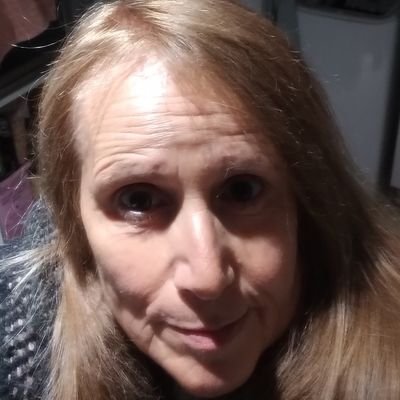 Criolla argentina de la Patria Grande.
Economista algunas veces, idealista muchas más.
PATRIA GRANDE
MEMORIA
VERDAD
JUSTICIA
AMOR ES INCLUSIÓN
❤💚💜
🇦🇷💓💪