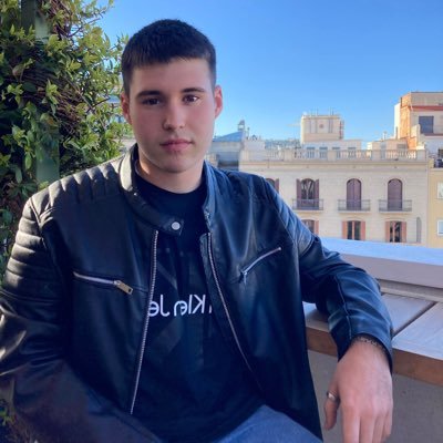 a depressed swiftie with a lot of issue ⠀⠀⠀⠀⠀⠀⠀ podeis seguirme soy gracioso y a veces twitteo!