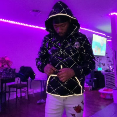 Official Page Of JetSkiiBby!#RealFriends #LinkBelow!!!For bookings/verse:kingdollaz0@gmail.com #JetSkiiBby #MacGod #OnGod