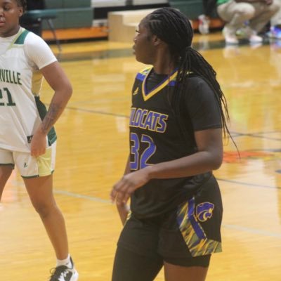 5’11 PF/C 🏀🥎🏐 Columbia High School c/o ‘27 “hard work beats talent when talent don’t work” Sisterhood (AAU)!!