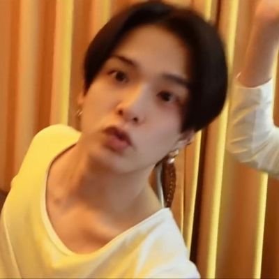 aahciip's profile picture. 🤖💎 รีวิว #reviewluvai รีวิวกอว. = #rvgawluvai 
อัพเดท #อัพเดทluvai 
ขายแล้ว = ลบ