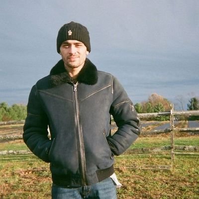 silvertongues24's profile picture. 2/5 

No sé qué hacer con mi vida, pero al menos vi a Louis Tomlinson, Niall Horan, Olivia Rodrigo y Dua Lipa en concierto.