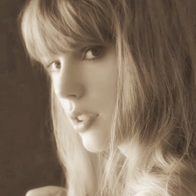 ellswiftie's profile picture. sweet nothing stan💫| tn x2