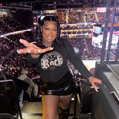 imlialoveee's profile picture. IG: daatdamnlia 💚 Lash IG: _LashedByT 💅🏾