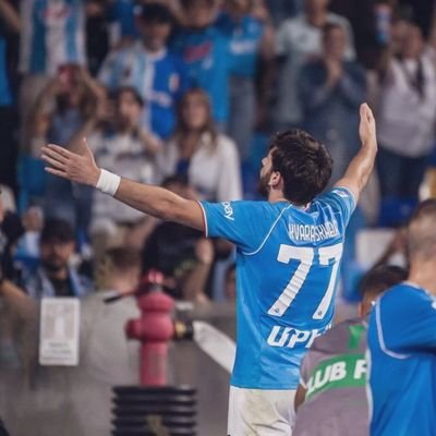 tifoso di Napoli e del Napoli
÷ fotografo a tempo pieno ÷
napoletano in Piemonte.
#ForzaNapoliSempre💙
#FreePalestine🇵🇸