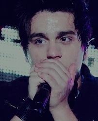 Foi por você que eu esperei a vida inteira. É por você que eu respiro. É com você que eu quero estar a todo momento. (@luansantana).