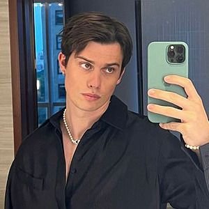 𝑌𝑜𝑢 𝑠𝑤𝑜𝑟𝑒 𝑡ℎ𝑎𝑡 𝑦𝑜𝑢 𝑙𝑜𝑣𝑒𝑑 𝑚𝑒 𝑏𝑢𝑡 𝑤ℎ𝑒𝑟𝑒 𝑤𝑒𝑟𝑒 𝑡ℎ𝑒 𝑐𝑙𝑢𝑒𝑠? (ᴇʟᴀ)