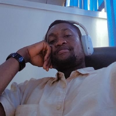 Weirdiscoolnow's profile picture. Anime, basketball and food lots of food🧎🏻‍♂️🧎🏻‍♂️😌
Sometimes I get a little artsy and feel the need to write.
Habent sua fata libelli.