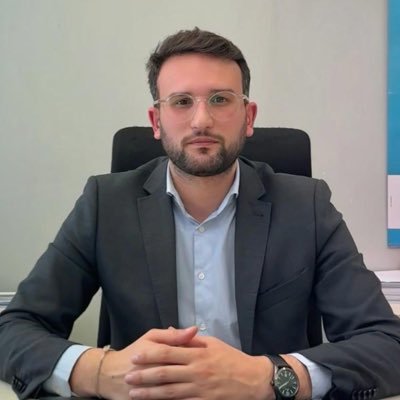 Economista. Concejal de @Cortegana_tur, Educación y Juventud.