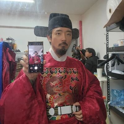 A historical re-creator based in Seoul, Korea 🇰🇷. Costumes, armor, archery, Fashion, cosplay, daily, etc. welcome communication with like-minded friends.