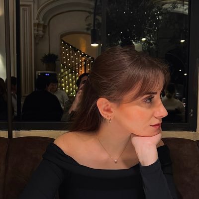 clararoguzman's profile picture. 