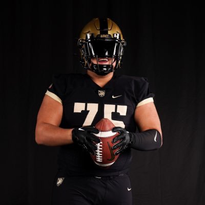 6’2” 300lbs | IOL @ArmyWP_Football • 2x 1st Team All-District • 3.75 GPA • NCAA ID#2201414287 • Email: Kieran.Garris@gmail.com