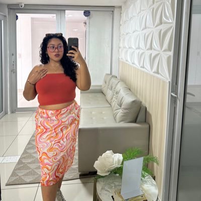 curlygirlari's profile picture. trust the process 🪴 | 🇪🇨🇭🇳