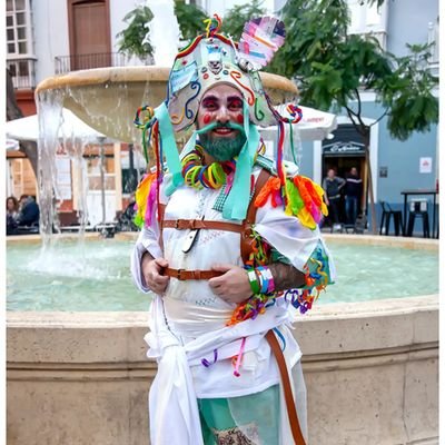 Motero y carnavalero como forma de vida, cantante de ducha y un montón de pamplinas más!!!🎊🎊🎊