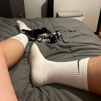 26 / big boy Latino here 🌶️ content ! also selling person videos and more !