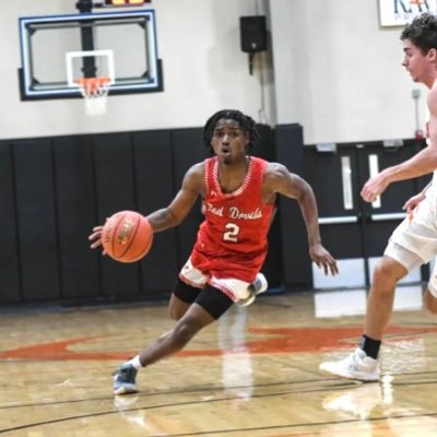 R2ndyy's profile picture. Randy Crosby | Point guard |NYC 🗽 SCSU  MBB