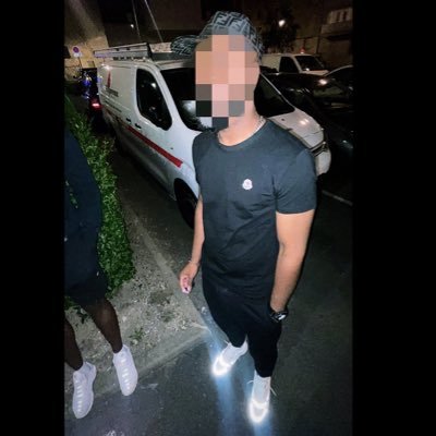 Trop d’choses à dire mais rien à raconter la vie d’ma mère tu serre..