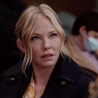 i love music ,especially law and order svu and all my twitter followers I ship roliva on SVU and I love Kelli Giddish follow me on TT @breannaherman638
