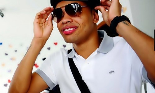 Não sou o @mlkdentinho , sou apenas uma fã. Dona: @PathyBonfiim
Since: 27/10/11