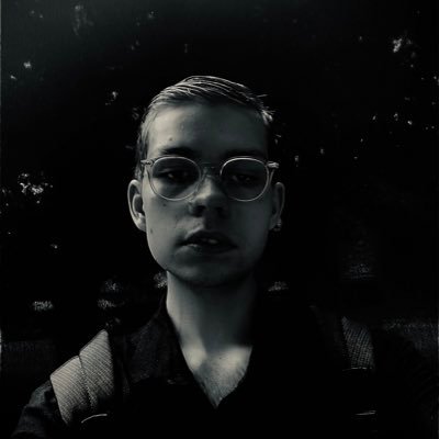 coffee enthusiast, music lover, newly minted fan of radiohead and Interview with the vampire. also all’s fair in love and poetry- ttpd: april 19
