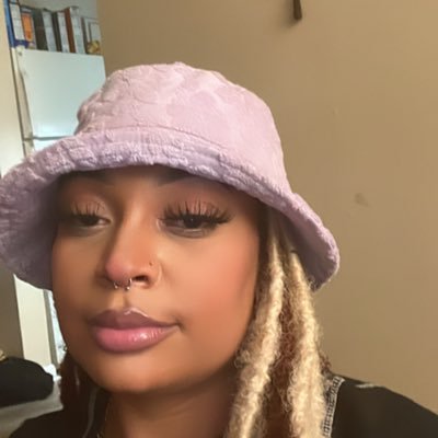 ilovejuu_'s profile picture. riri’s baby sister 🎈