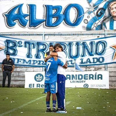 Salteño, hincha fanático de gimnasia y tiro de Salta Técnico en higiene y seguridad, salud ocupacional y medio ambiente.