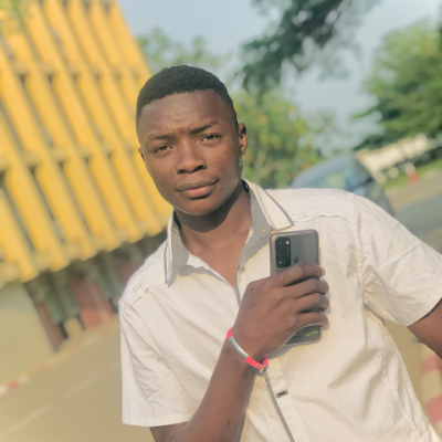 * Étudiant à l'université de Kisangani
* Faculté de droit
* Juriste en formation
* athlète professionnel ⚽⚽