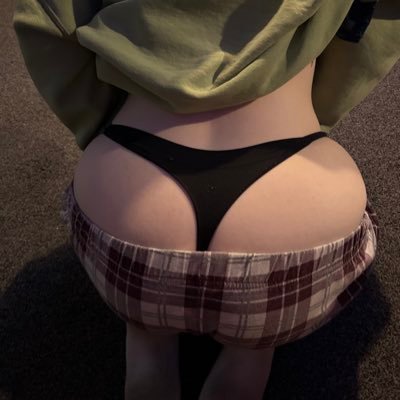 18yo Link in bio 🌶️ NSFW Content 🔞