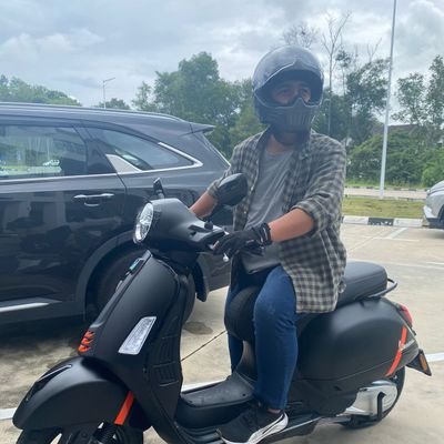 h_zm_n's profile picture. My thoughts punya Cloud Archive folder.