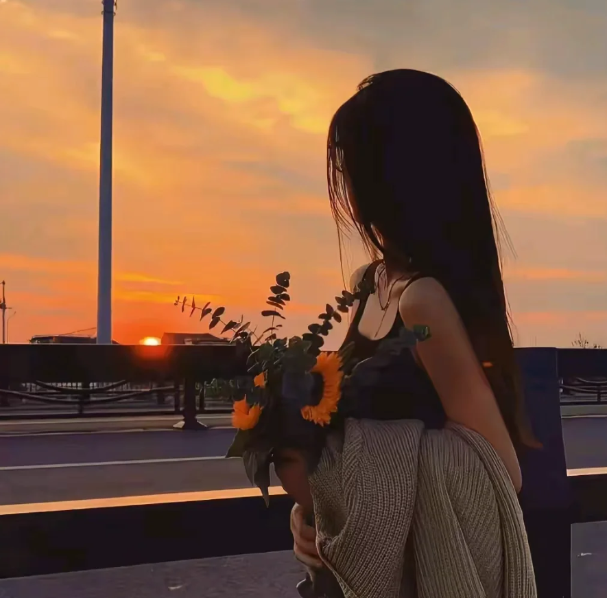 Skye57033327771's profile picture. To be, or not to be - that is the question.