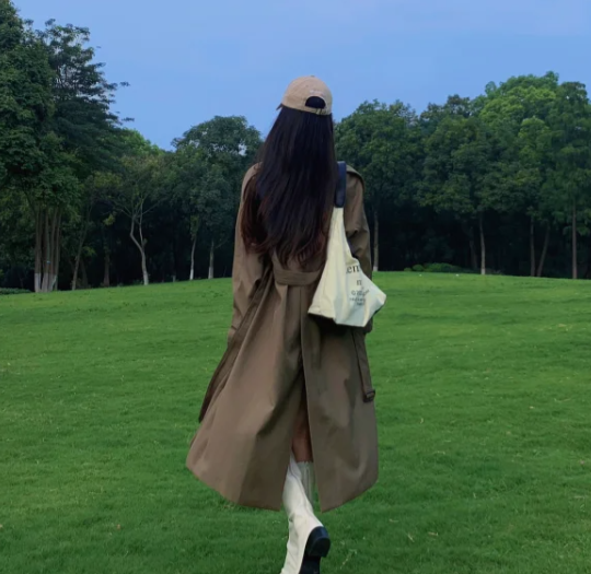 CharlotteD99813's profile picture. 