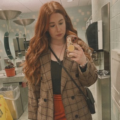 redhead by day, swiftie by night. dog mom of two. wife to one.  est ‘93