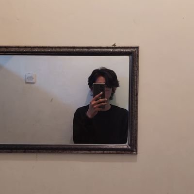 sulliivaaannnn's profile picture. a man searching for lost paradise