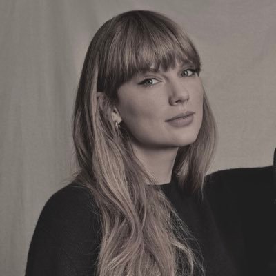 swift_as_em_can's profile picture. • little-old-em on blue~sky • i'm just a girl trying to find a place in this world 🌎 • red ❤️ midnights 💙 fearless 💛 • fan since debut • she.her • 26 •