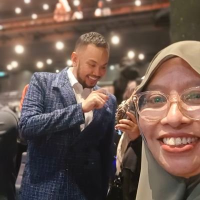 Married with 2 beautiful princess, A homemaker loves to travel, eat, cook and enjoy music!A big Fan of ImranAjmain music journey as a Singer & Song Writer!