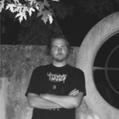 Indépendantiste de gauche
Metalhead (Black / Death / Thrash)
Anti-Radio-X