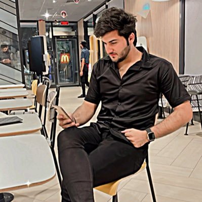 KhawajaAzmat88's profile picture. Don’t Judge The Books bye it’s cover