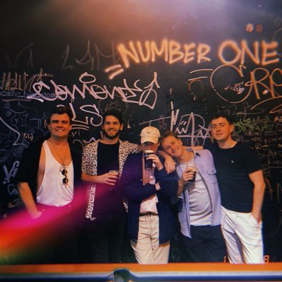 Dominda (pronounced doh-mind-dah) are an upcoming Dublin based five-piece Indie rock band who blend elements of classic rock with neo-soul and hip-hop. 🤘🤘