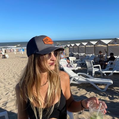 juliiRivara's profile picture. 