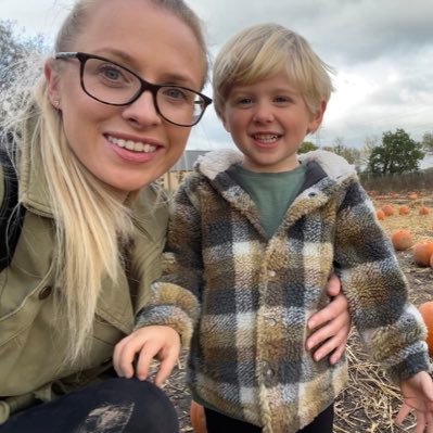 sarahj_xoxo's profile picture. 