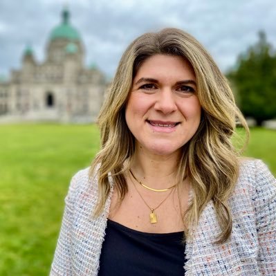 Legislative reporter for the Vancouver Sun/The Province. Travers Fellowship & Amnesty International Canada media award winner. She/her.