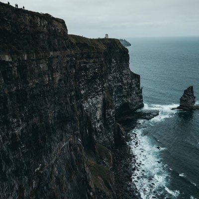 grayseaboreyou's profile picture. Here day embraces night, and says: I will die with you and you will be born again with me