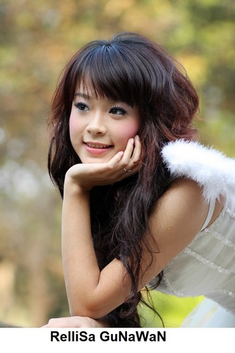 I am just a simple girl who would like to make friends with everybody