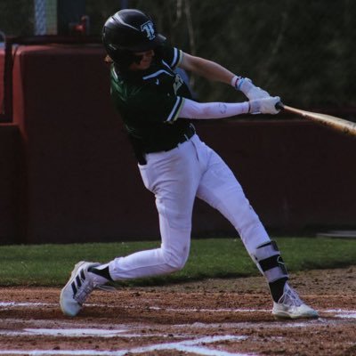 5”8 uncommitted 2nd base/outfield 253-363-6065 R/R Timberline hs 24’