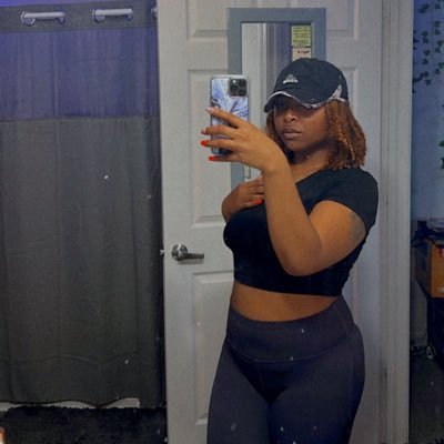 c0mplext's profile picture. 23 • ncat