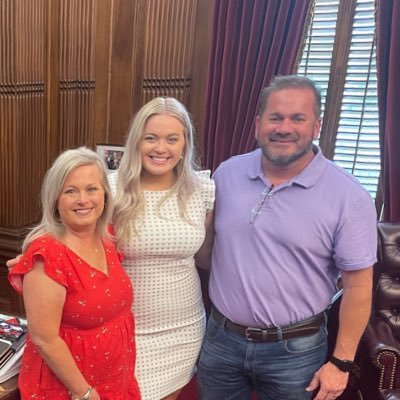 I live in the Quad-Cities area of NW Alabama with my beautiful wife and daughter.  Colbert County GOP.   #RTR! 🇺🇸 🇺🇸 #everyvotecounts